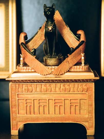 Akasha's Urn Box